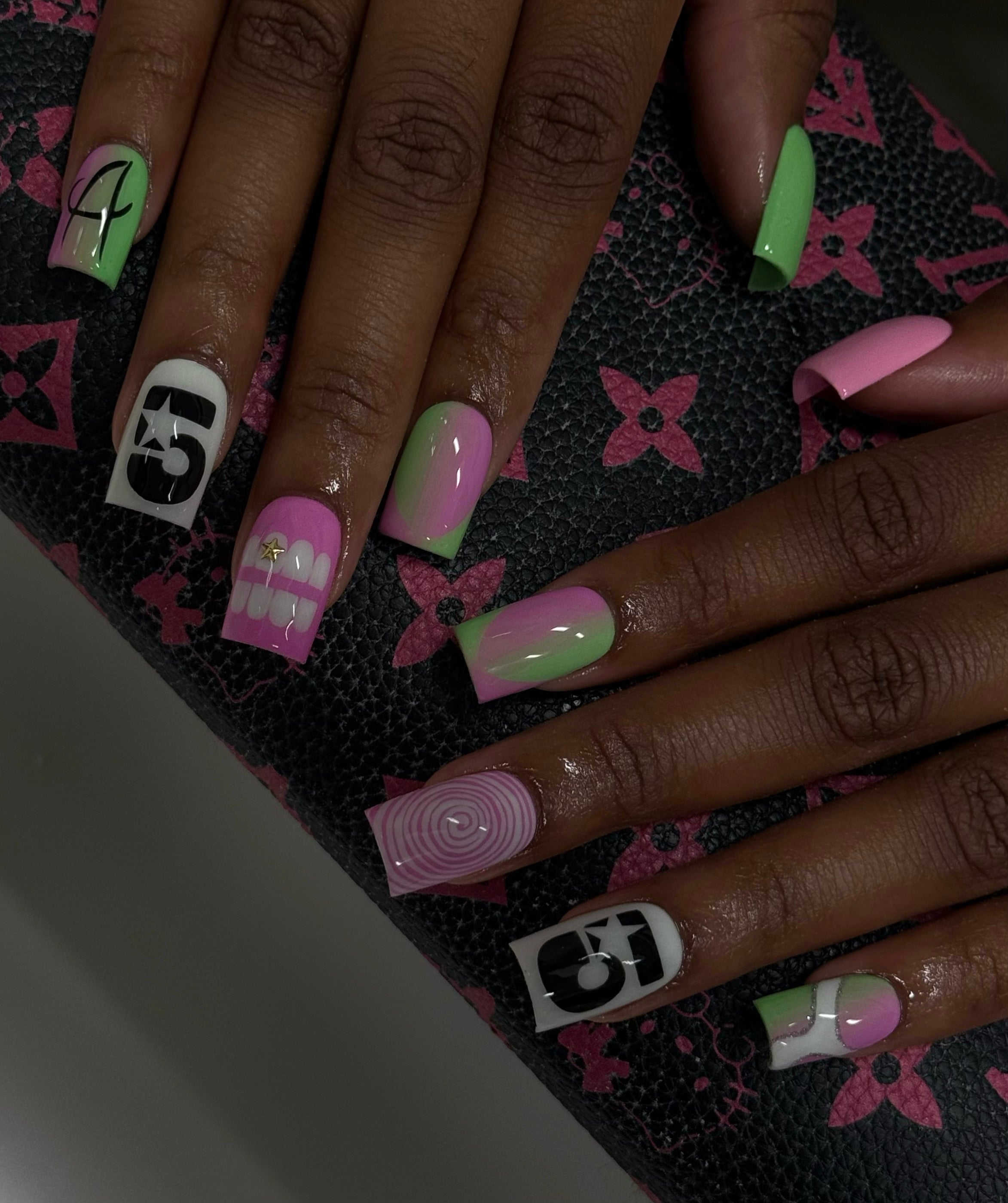 Cosmo & Wanda — Press-on Set